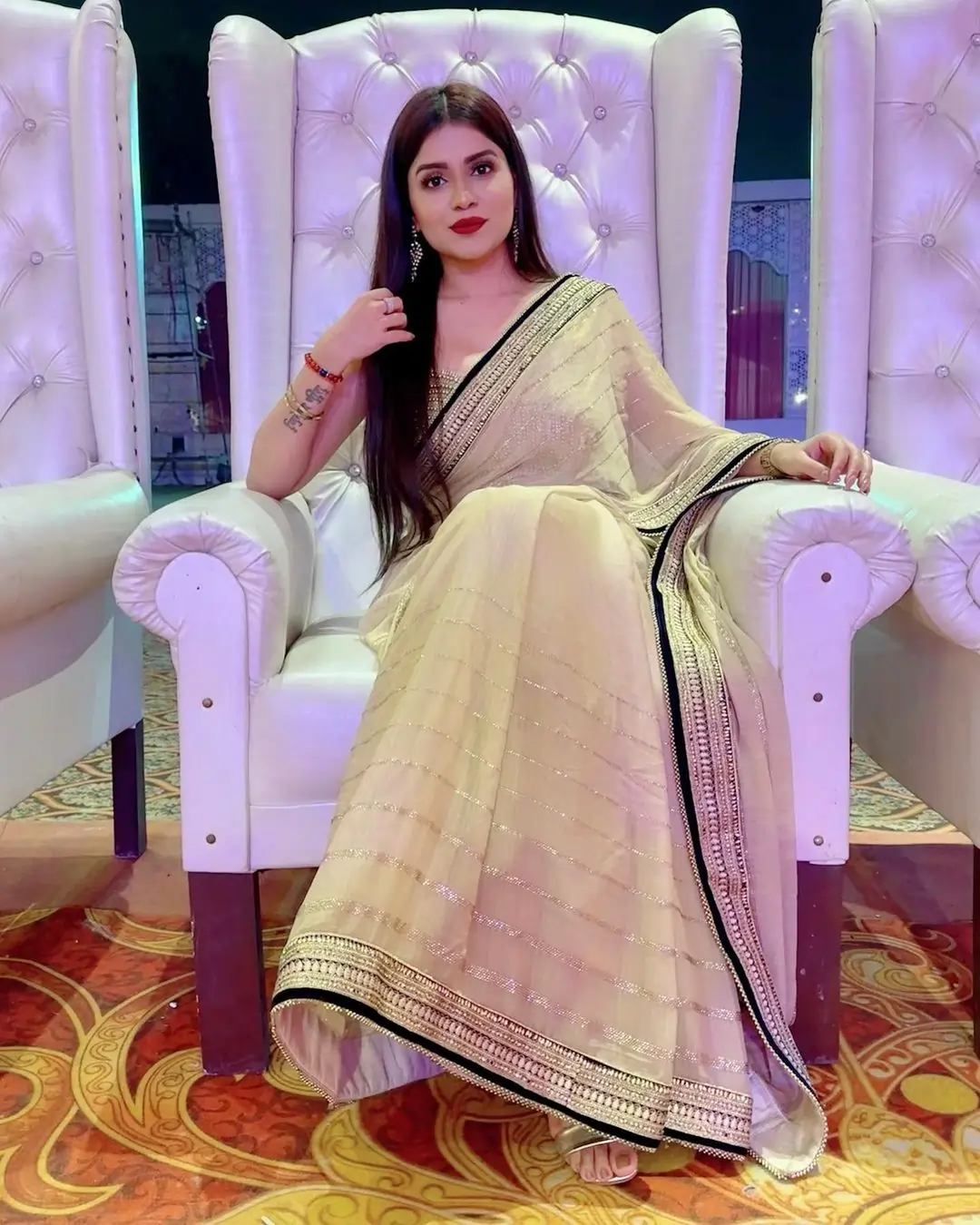 instagram star nidhi chaudhary sizzling hot photos leaked on social media